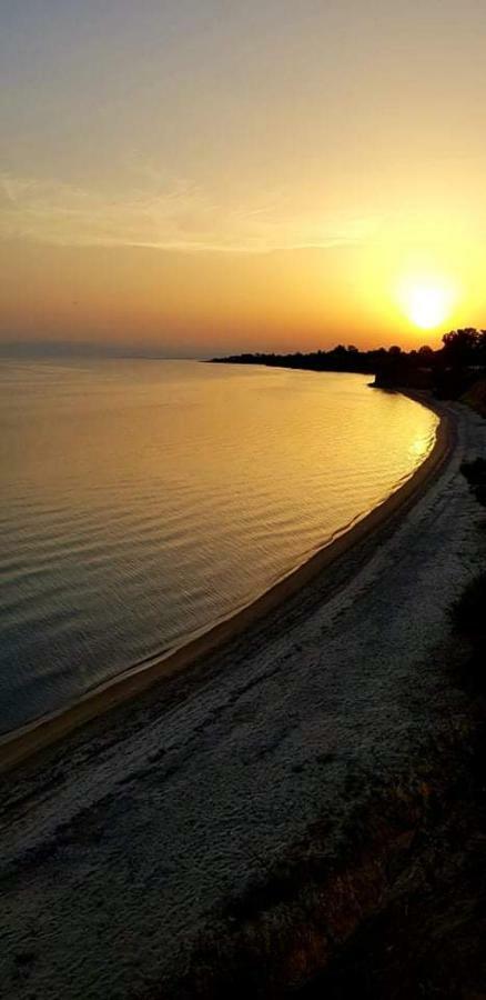 ניאה אירקליה Summerday Villa Private Beach מראה חיצוני תמונה